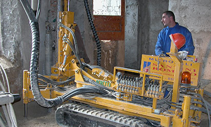 Micropali all' interno per consolidamento edificio